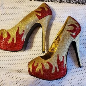 Stunning red and gold heels!